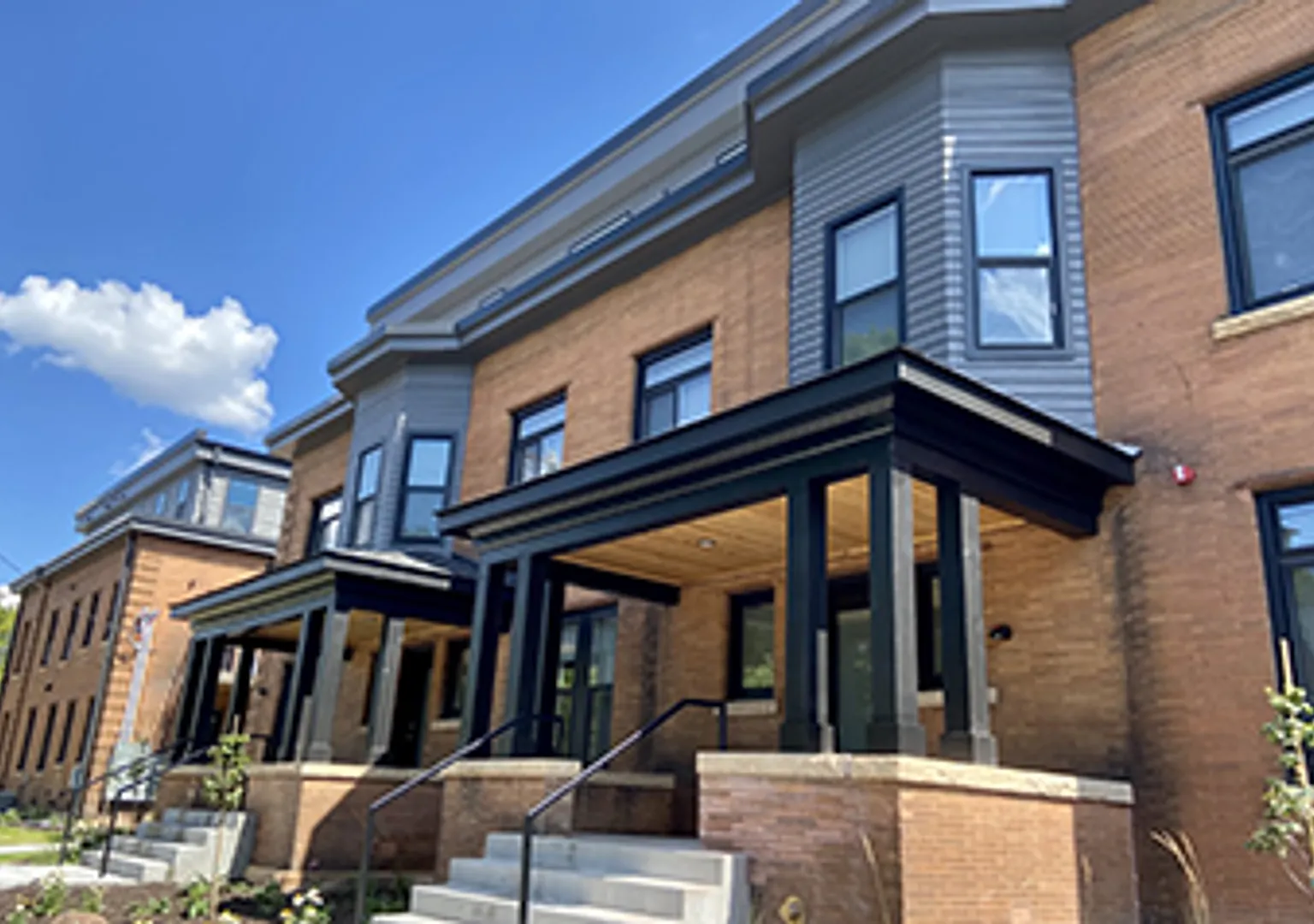 Dinkytown Row Homes (Building 1) — Photo 4