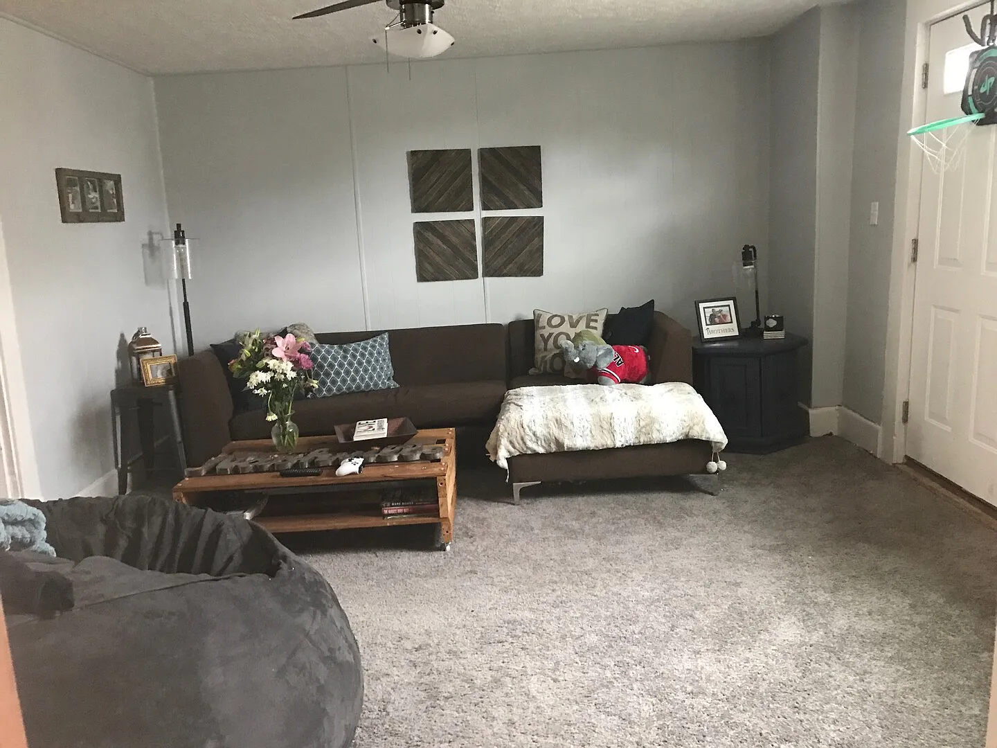 Furnished 1 bedroom upstairs apt. East Nashville 3 mi from downtown — Photo 2