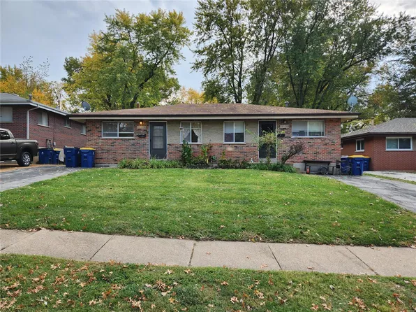 10124 Douglass Ct, Saint Ann, MO 63074