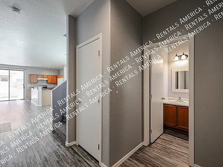6443 W Sophie Ln — Photo 6