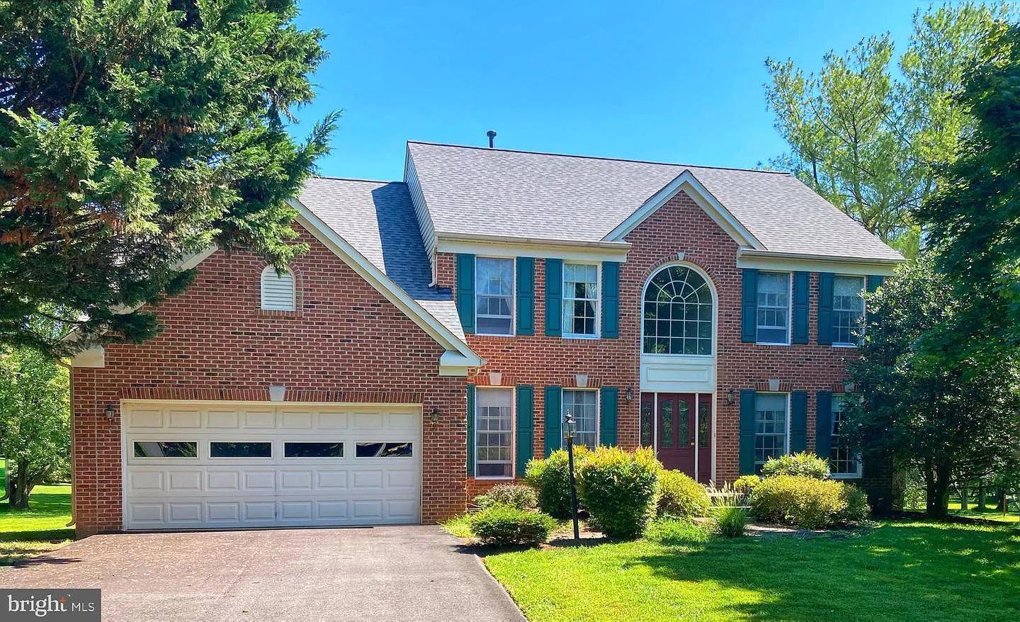 20249 Sweet Meadow Ln photo 1