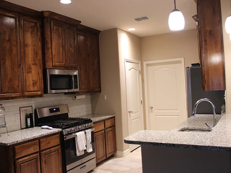 211 Bismark Palm Dr — Photo 4