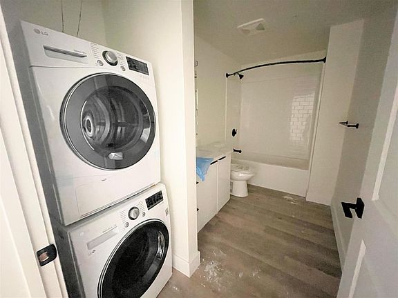 5th image of 2004 4th Ave #109
