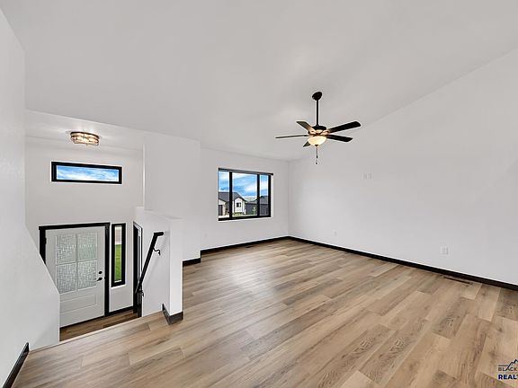 5th image of 3011 Rombauer Dr