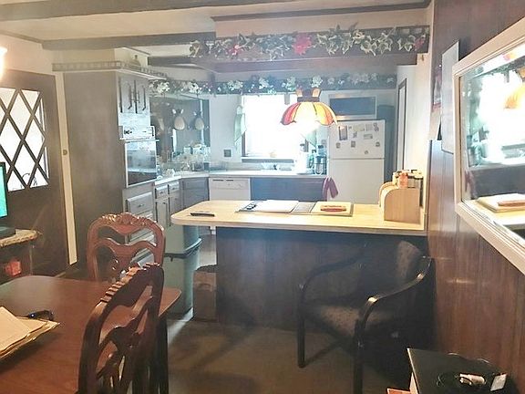 4th image of 8426 Eden Ln