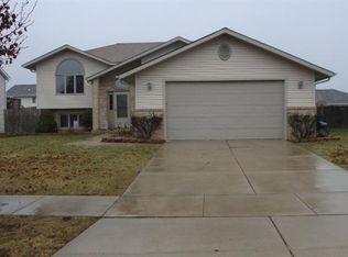1364 Center Creek Dr, Crown Point, IN 46307