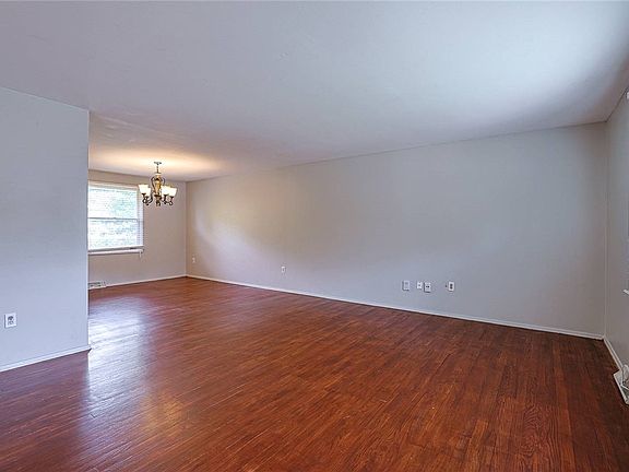 5th image of 4995 Sweetleaf Dr
