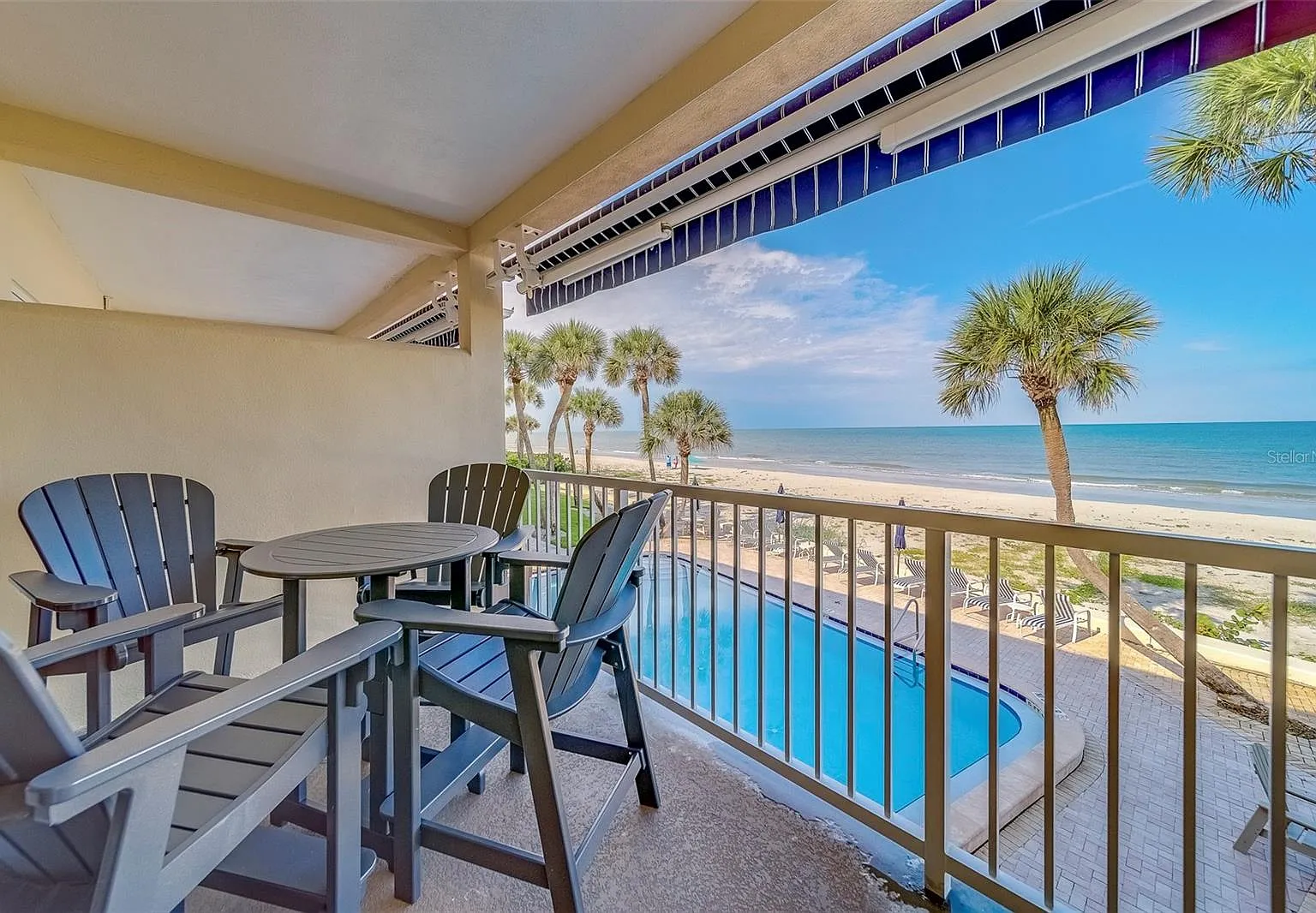 Luxury Gulf-Front Living — Photo 2