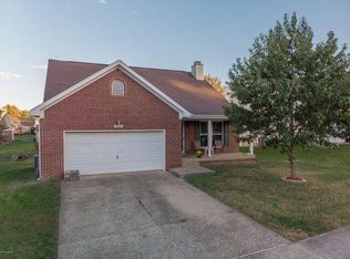 4724 Oak Pointe Dr, Louisville, KY 40245