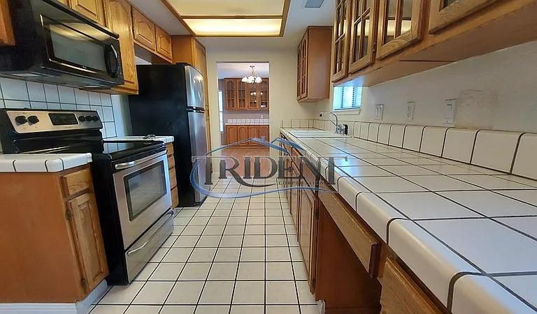 1744 Greengate St — Photo 11