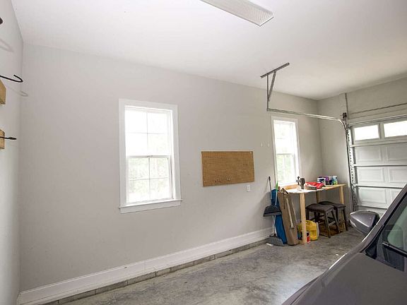 4th image of 25 Forrest Dr