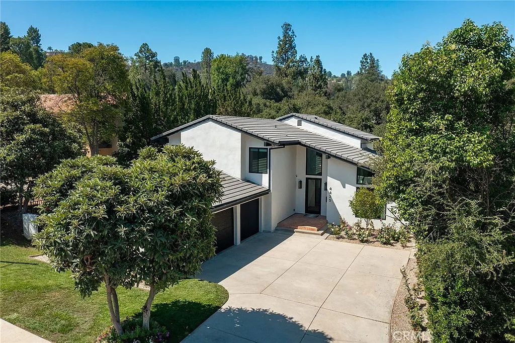 5 bed, 3350 sqft, $12,000 — Photo 1