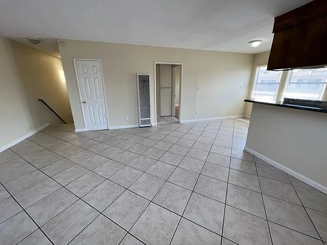 12526 Menlo Ave #C — Photo 5