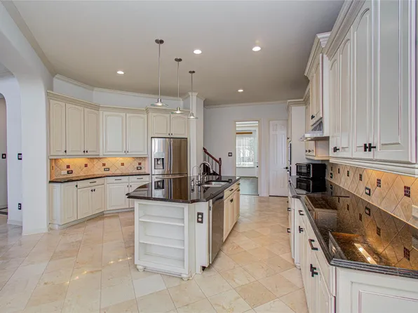 5226 Limestone Hill Ln, Sugar Land, TX 77479