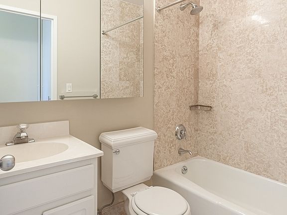 3rd image of 30 W 63rd St APT 26E