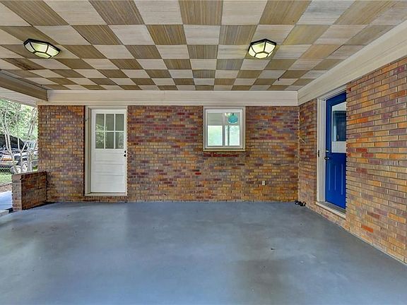 5th image of 6085 Glenridge Dr