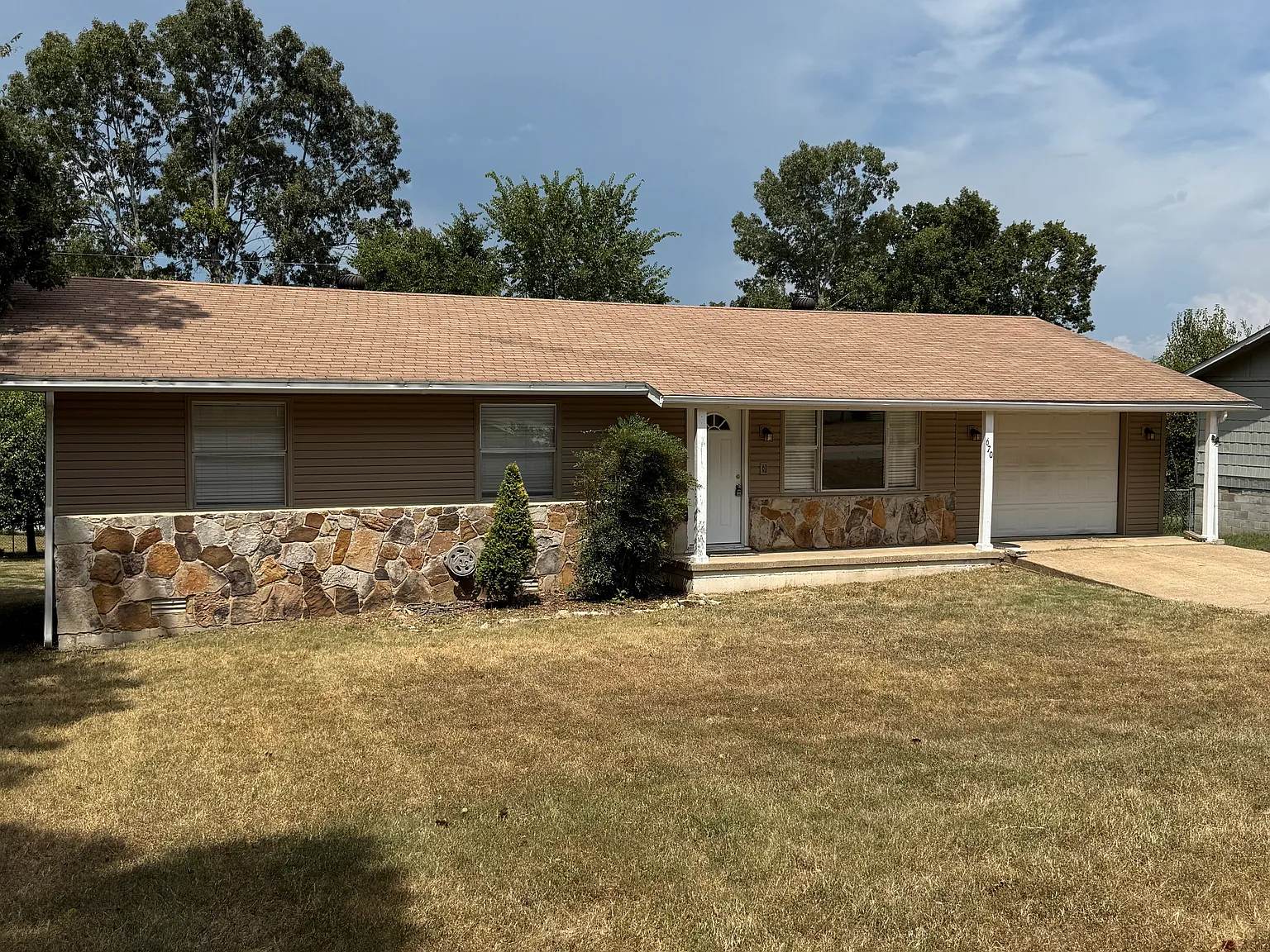 3 bed, 1204 sqft, $1,350 — Photo 1
