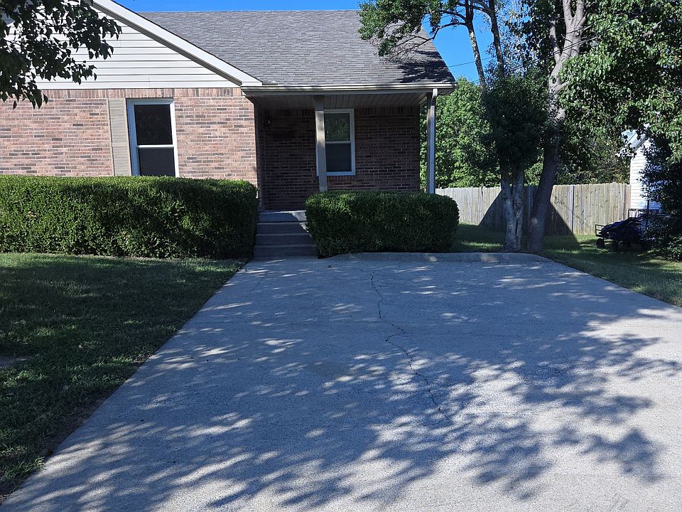 1st image of 631 Doane Dr APT A
