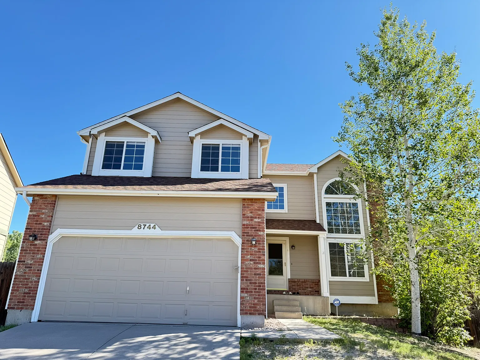 4 bed, 3.5 bath, 3355 sqft, $2,895 — Photo 1