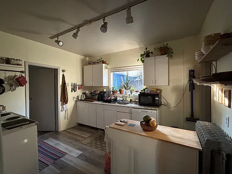 625 15th Ave E #1 — Photo 8