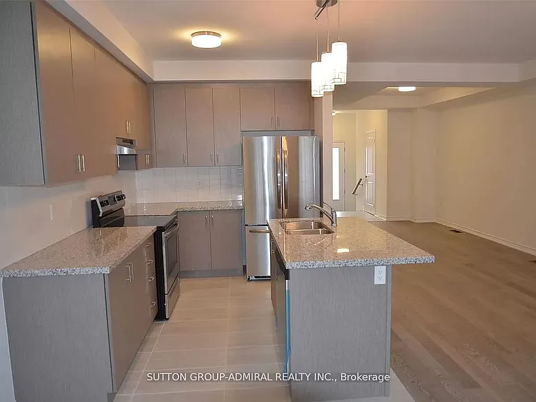 1475 Blackmore St — Photo 12