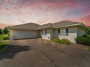 722 Waldroff Farm Rd #B, Hudson, WI 54016