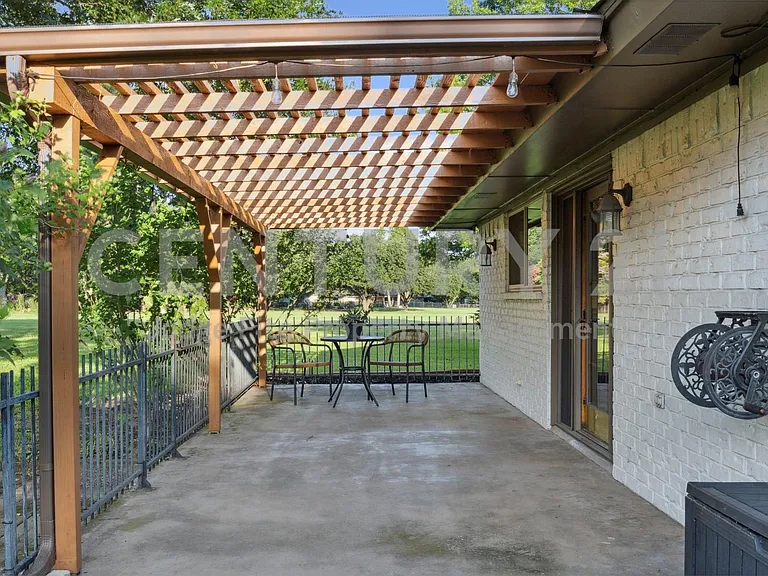 1308 Clubhouse Ct — Photo 26