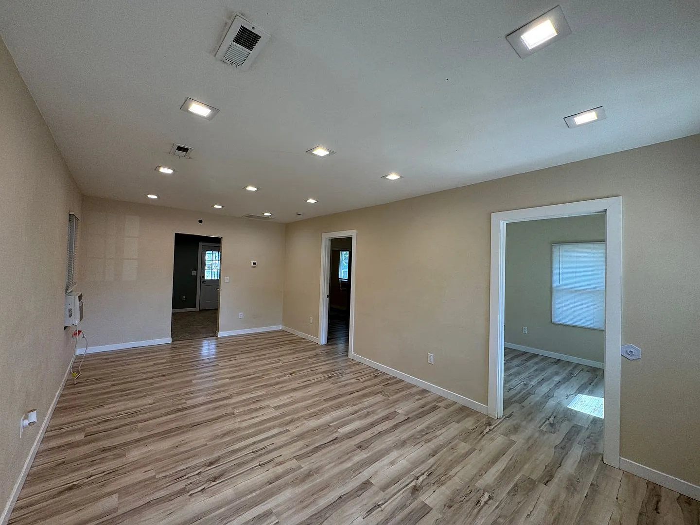 Non-refundable and security deposit total: $1300 — Photo 4