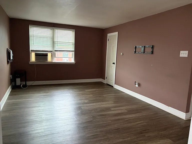 7107 Oxford Ave #2 — Photo 1
