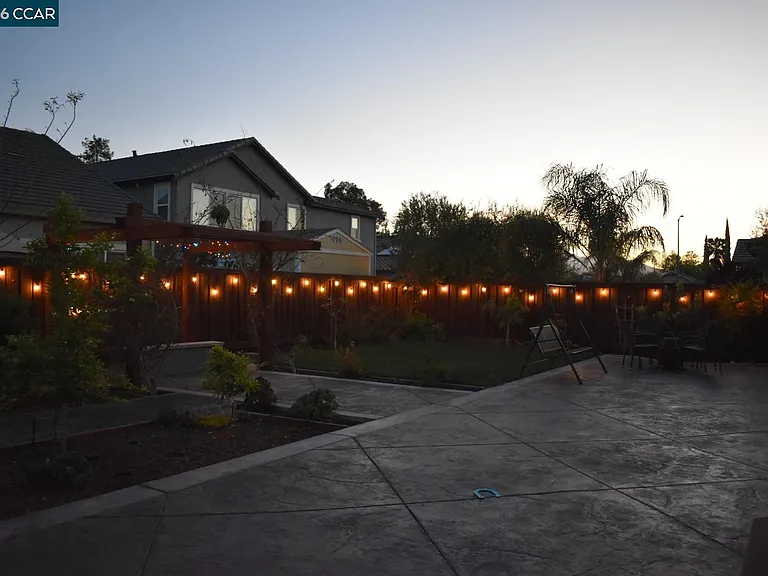 582 Mandevilla Dr — Photo 40
