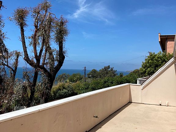 Huge ocean view deck