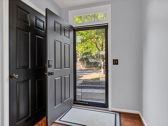 5th image of 612 Huffine Manor Cir