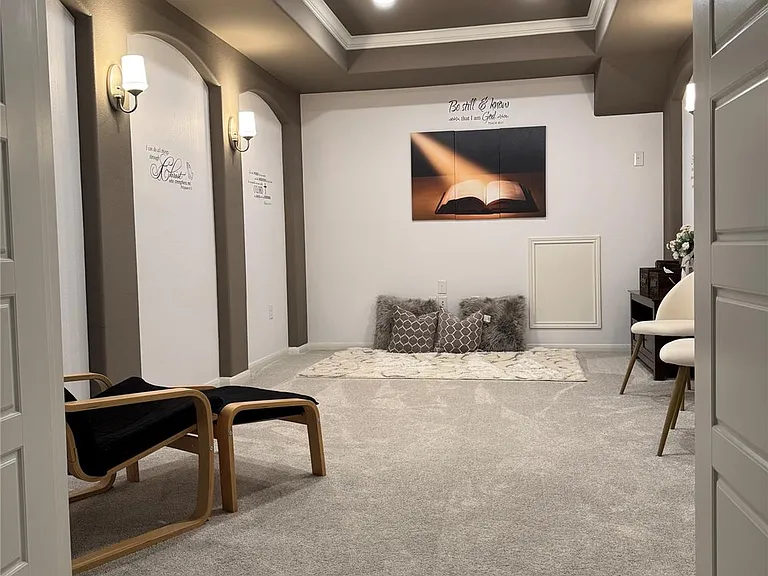 17821 Limestone Spring Ln — Photo 31