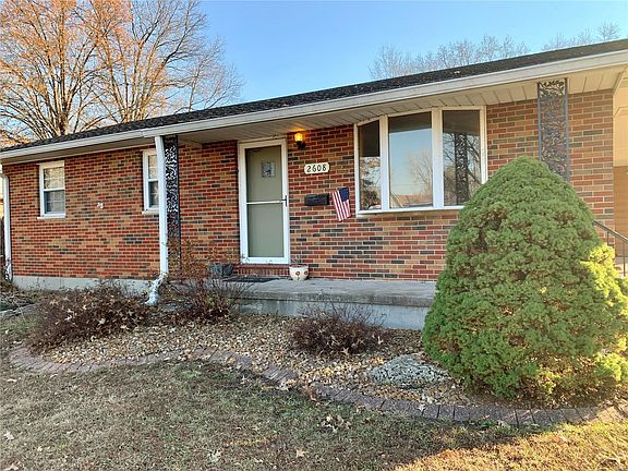 2nd image of 2608 Lynch Ave