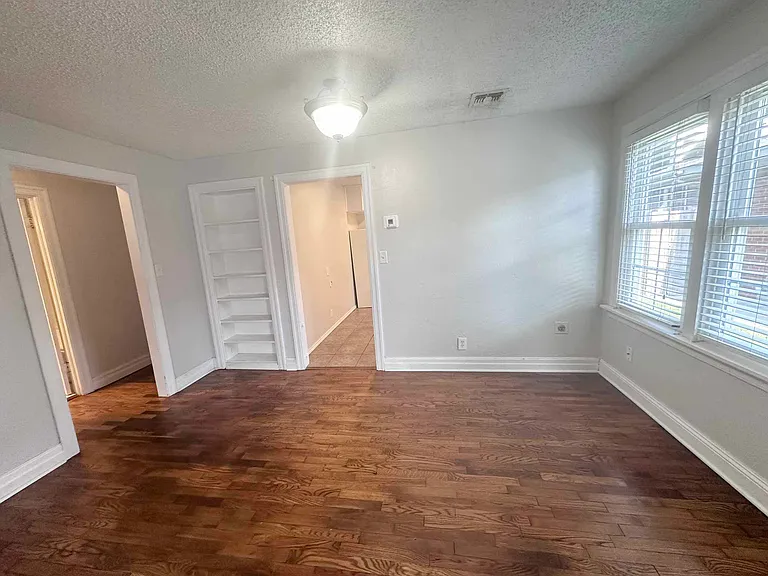 4605 N Hammond Ave — Photo 5