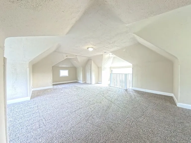 715 Kirkwood Ave — Photo 18