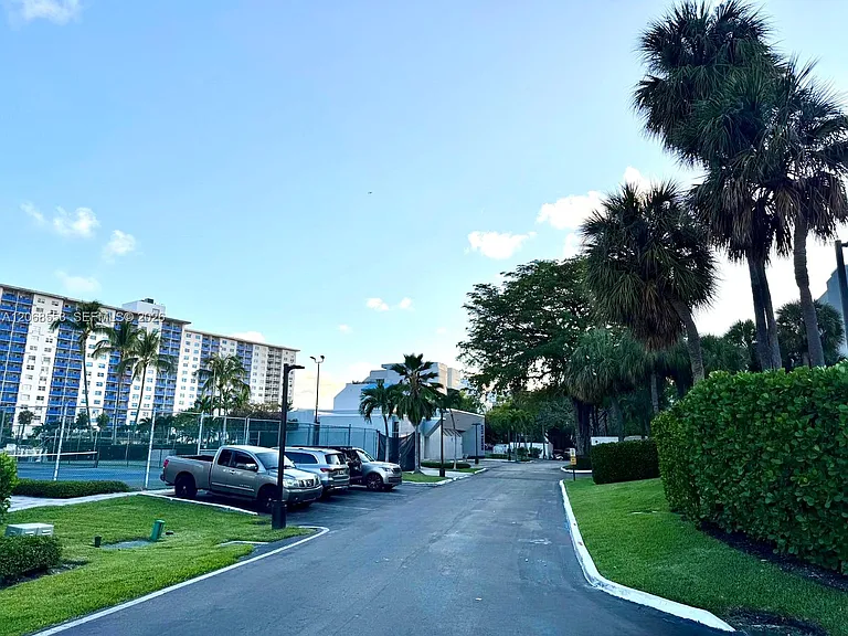 336 Poinciana Dr #1008 — Photo 57