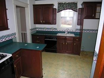 4th image of 211 Burkhart Ave