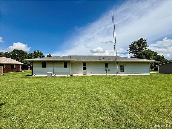 5th image of 103 Sharon Dr