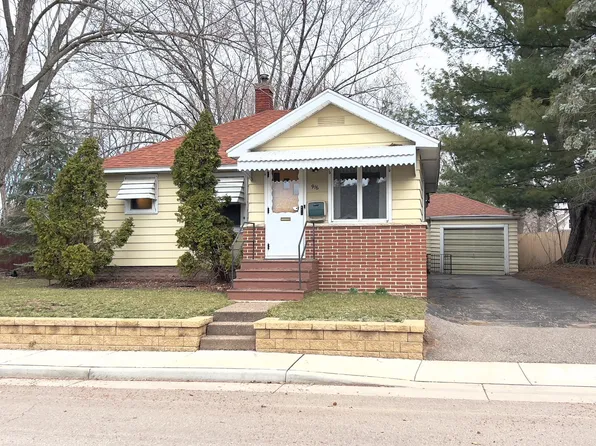 916 James St, Eau Claire, WI 54703