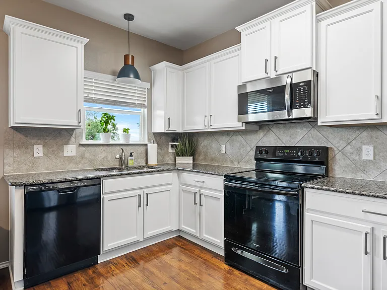 5221 Cicero Dr — Photo 5