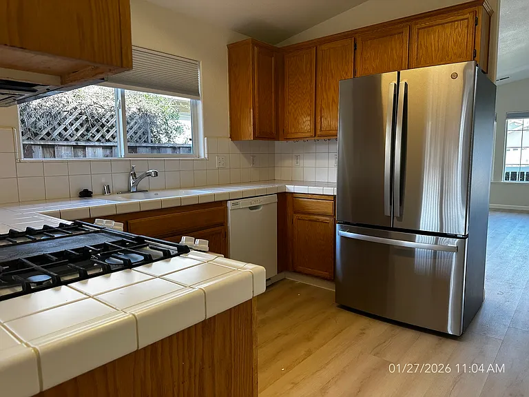 106 Tyson Ct — Photo 2