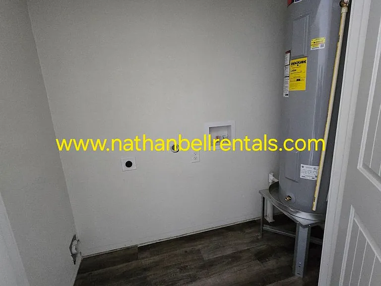 269-71 Chisholm Trl — Photo 9