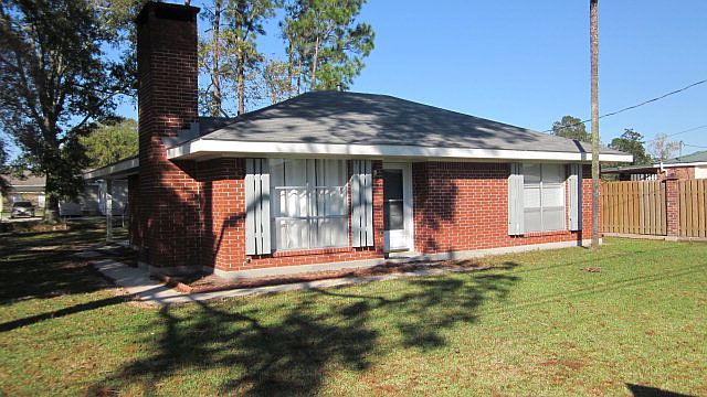 1st image of 107 Saint Anne Dr