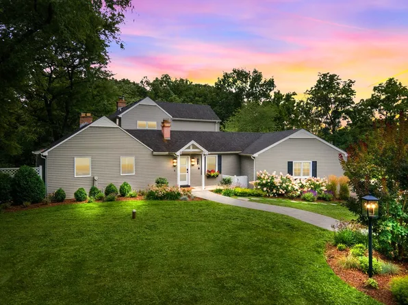 33W895 Army Trail Rd, Wayne, IL 60184