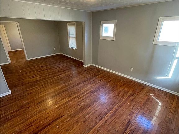 4th image of 7116 Idlewild Ave