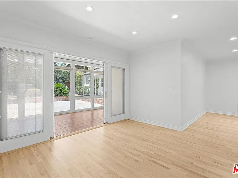 13207 Lake St — Photo 18