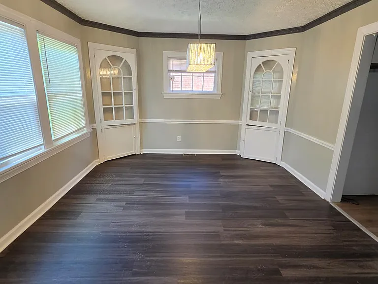 1405 Villa Dr — Photo 5