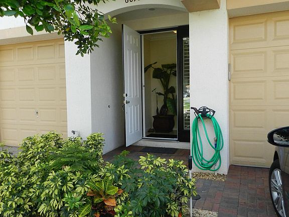 3rd image of 6075 Grand Cypress Circle