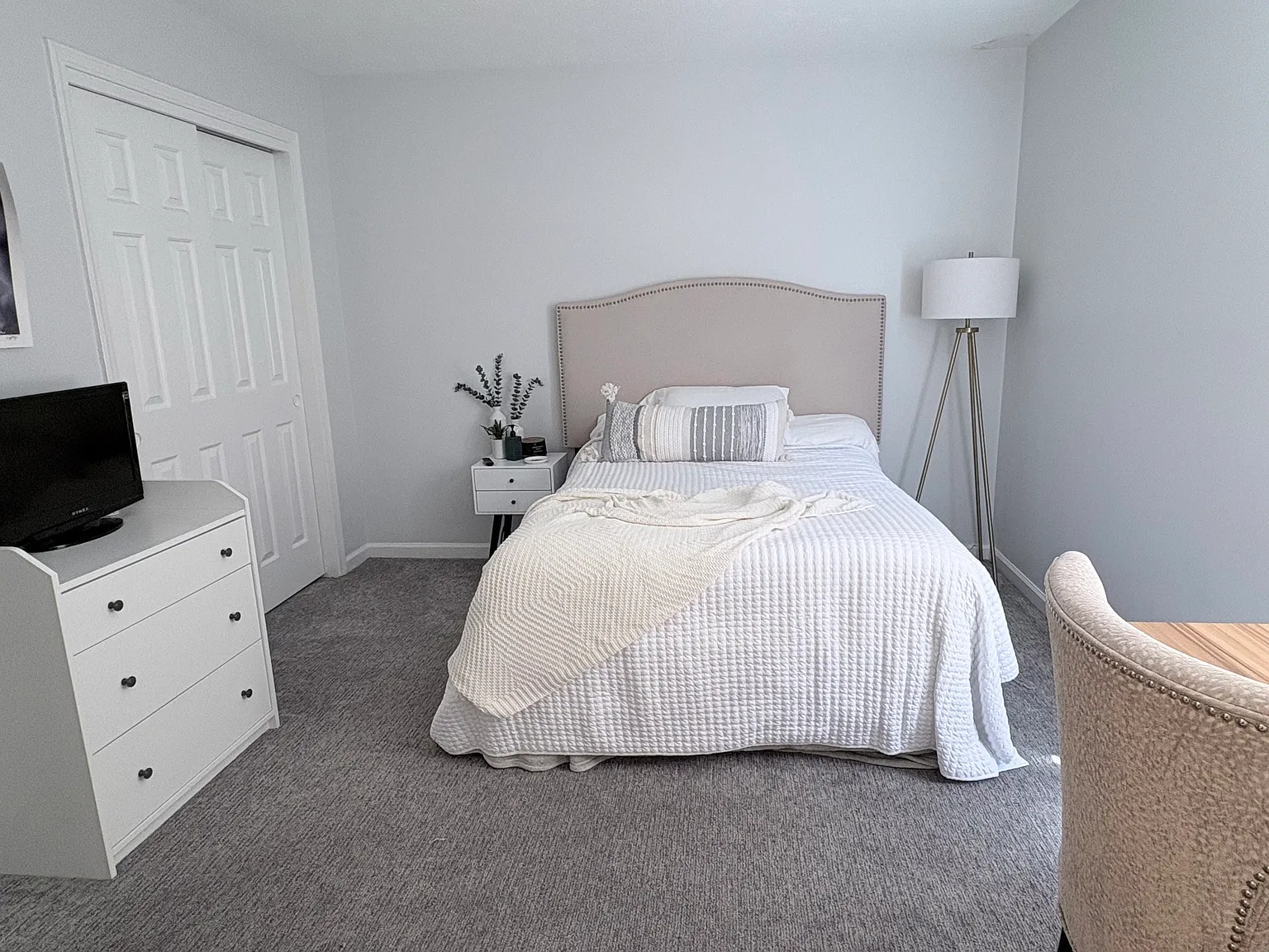 2 bed, 2.5 bath, 1710 sqft, $1,975 — Photo 2